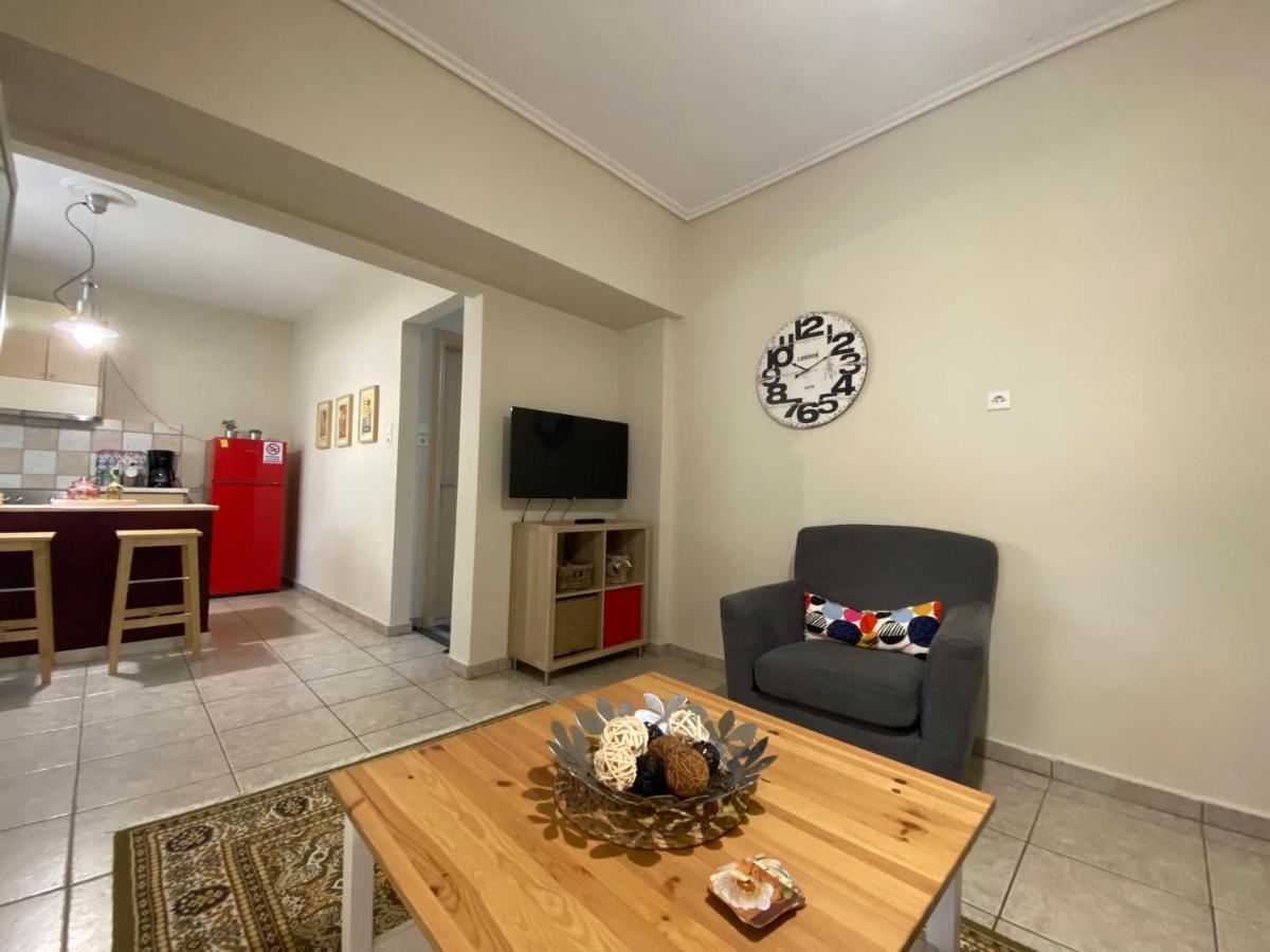 Cozy And Quiet Mini City Apartment Tríkala Exterior foto