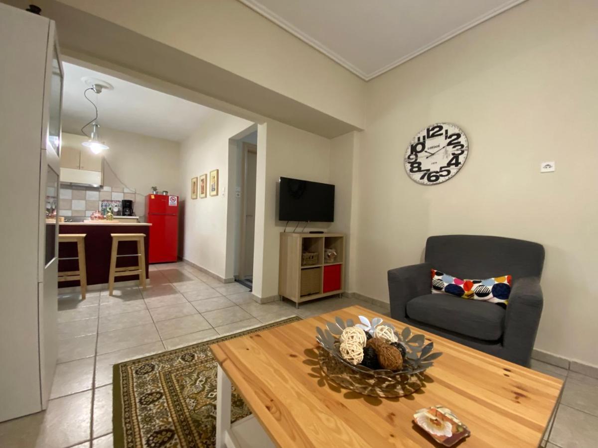 Cozy And Quiet Mini City Apartment Tríkala Exterior foto